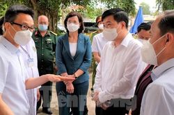 Phó Thủ tướng: Kết hợp Đông, Tây y trong điều trị bệnh nhân COVID-19