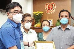Truy tặng huy hiệu Tuổi trẻ dũng cảm cho Thượng úy công an hy sinh khi chống dịch