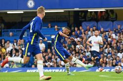 Điểm nhấn trận Chelsea 2-2 Tottenham: Ziyech ghi điểm, Tuchel cần Lukaku