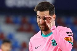 Đối mặt tương lai vô định, Messi đã quá ngây thơ