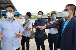 Phó Thủ tướng Vũ Đức Đam: Đẩy nhanh tiêm vaccine cho đội ngũ giao hàng