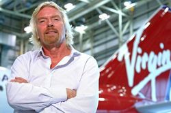 Tỷ phú Richard Branson bán vé lên vũ trụ với giá 450.000 USD