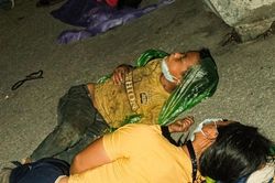 Bé trai Nghệ An nằm ngủ ở chốt kiểm soát dịch đã về quê an toàn