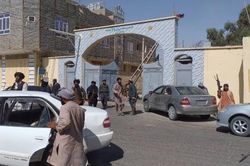 Tình hình Afghanistan: Taliban 'công thành' giành thắng lớn, Liên hợp quốc cảnh báo thảm họa, Kabul đe dọa Pakistan