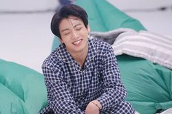 Giàu nứt đố đổ vách, Jungkook BTS vẫn sống như sinh viên nghèo
