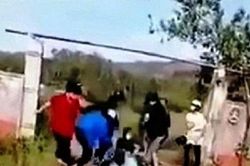 Xác minh vụ việc cô gái bị 'đánh hội đồng'