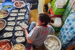 Điều kỳ diệu ở căn nhà của người phụ nữ nuôi chồng bị liệt suốt 11 năm