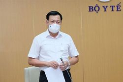 Thứ trưởng Y tế: Tránh nhận vài chục nghìn liều vaccine tiêm cả tuần không xong