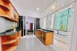 Chàng trai tặng nơi ở miễn phí cho hơn 500 y, bác sĩ tại TP.HCM