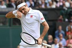 Roger Federer bước sang tuổi 40: Chạy trốn ánh hoàng hôn