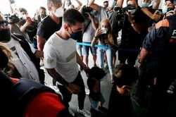 Chi tiết diễn biến vụ Messi rời Barca để gia nhập PSG