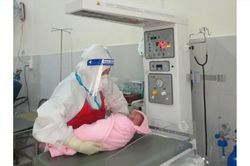 Phẫu thuật lấy thai thành công cho một sản phụ F1 trong khu cách ly tập trung
