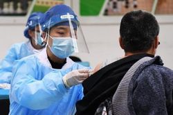 Chuyên gia nói vắc-xin Trung Quốc vẫn hiệu quả với biến thể Lambda