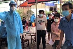 Bạn trẻ TPHCM xông pha tình nguyện chống dịch với nhiệt huyết tuổi trẻ
