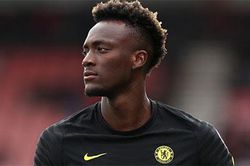 Chelsea đồng ý bán Abraham cho Roma đổi lấy 34 triệu bảng