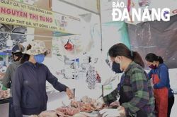 Đề xuất miễn giảm 100% tiền dịch vụ cho tiểu thương