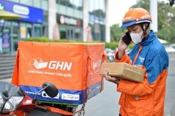 Sàn TMĐT nỗ lực tháo gỡ khó khăn trong khâu giao vận mùa giãn cách