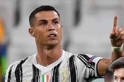 Phản ứng của Ronaldo khi được rủ sang Pháp đá để so tài với Messi