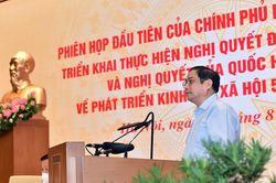 Thủ tướng: Phòng, chống COVID-19 là nhiệm vụ trọng tâm, cấp bách nhất hiện nay