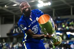 Sao Chelsea nhảy nhót trong phòng thay đồ