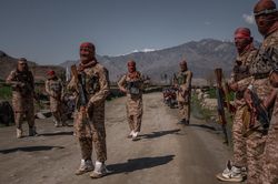Afghanistan trên bờ vực thất thủ?