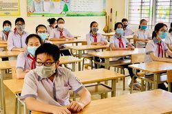 Giáo dục trung học bảo đảm trường học an toàn và nâng cao chất lượng