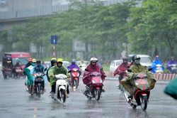 Dự báo thời tiết ngày 12/8: Bắc Bộ tiếp tục có mưa lớn, nguy cơ lũ quét ở các tỉnh miền núi