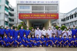 50 thầy thuốc Bệnh viện Hữu nghị Việt Nam-Cuba Đồng Hới 'chia lửa' cùng TP. HCM chống dịch