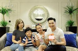 Mạnh Trường đáp trả gay gắt khi vợ bị chê xấu hơn Phương Oanh