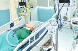 Một tháng Đà Nẵng có 13 ca tử vong, 43 ca đang nguy kịch vì COVID-19