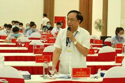 Nghệ An có hơn 7 vạn người trở về quê, 4 huyện xin gạo cứu đói