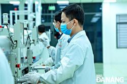 Tập trung chống dịch và khôi phục phát triển kinh tế