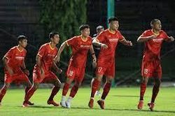 Đội tuyển U23 Việt Nam bắt đầu tập luyện