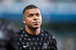 Mbappe buồn khi Messi gia nhập PSG