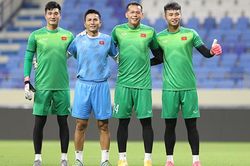 'Ê-kíp' trên tuyển