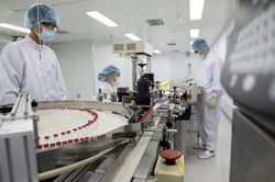 Ba yếu tố phải bảo đảm khi cấp phép cho vaccine phòng Covid-19 sản xuất trong nước