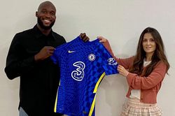 Lukaku tái ngộ Chelsea với mức phí chuyển nhượng kỷ lục