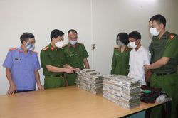 Điện Biên bắt hai đối tượng cùng 98 bánh heroin