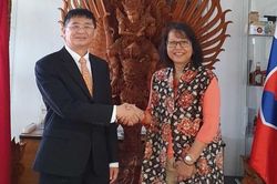Đại sứ Việt Nam tại Slovakia chào xã giao Đại sứ Indonesia