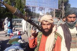 Taliban giành quyền kiểm soát 2 thành phố lớn tại Afghanistan