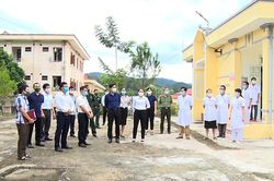 Đồng chí Chủ tịch UBND tỉnh kiểm tra phòng, chống dịch bệnh COVID-19 tại huyện Sốp Cộp và Sông Mã
