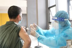 TP.HCM: Hóc Môn tiêm 5.000 liều, quận 7 hơn 6.000 đăng ký tiêm vaccine Vero Cell