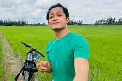 Người miệt mài cắt 20 tấn rau muống cho bệnh viện dã chiến TP.HCM