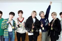 BTS là nhóm nhạc nam 'hot' nhất K-pop tháng 8