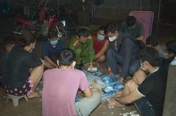 Tạm giữ hình sự nhóm con bạc sát phạt trong lò mổ heo