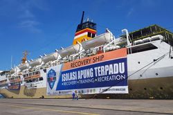 Indonesia cách ly người mắc COVID-19 trên tàu biển