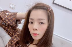 Lệ Quyên khoe bộ sưu tập thời trang 'đỉnh cao' ở nhà mùa dịch, fan lại được rửa mắt liên tục