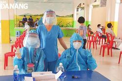 Sinh viên ngành y tham gia hỗ trợ tuyến đầu chống dịch