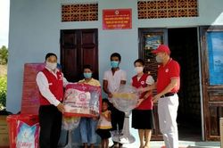 Chính trị - Xã hội An sinh xã hội Bàn giao nhà nhân đạo cho hộ nghèo Hương Trà