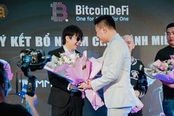Sân khấu của kẻ nói còn chưa sõi